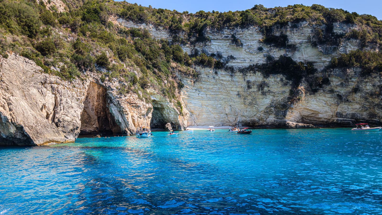 How to Avoid Crowded Boat Tours in Corfu